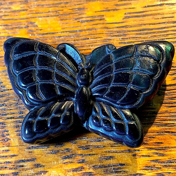 BUTTERFLY 🦋 BLACK OBSIDIAN CARVED CRYSTAL - Picture 3 of 9